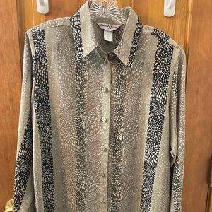 Button down small long sleeve Beverly rose